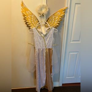Golden Angel Halloween Costume for kids! Never worn ! Size Medium!Very adorable!